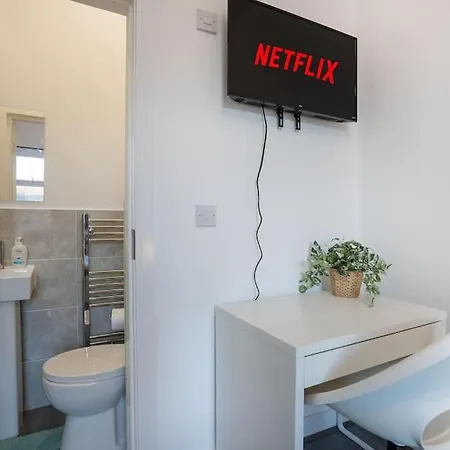 'isimi Luxurious 4 Bed 4 Ensuite House Dom wakacyjny Barrow-in-Furness