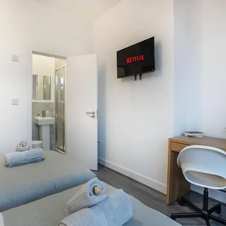 'isimi Luxurious 4 Bed 4 Ensuite House Dom wakacyjny Barrow-in-Furness