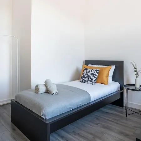 'isimi Luxurious 4 Bed 4 Ensuite House *