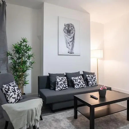 'isimi Luxurious 4 Bed 4 Ensuite House * Barrow-in-Furness